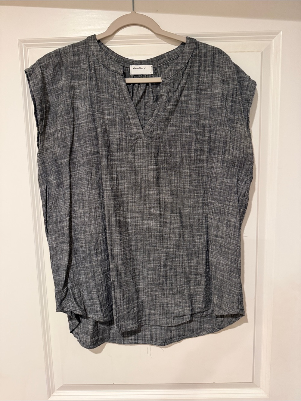 Vince Camuto Slate Gray V-Neck Cap Sleeve Blouse